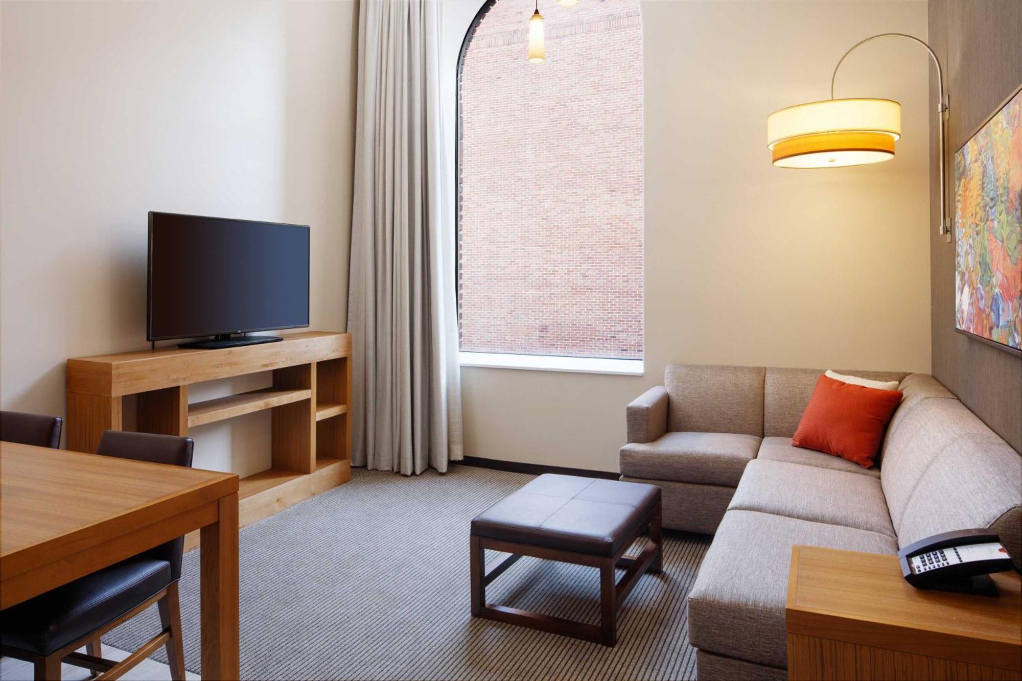 ไฮแอท เพลซ น็อกซ์วิลล์/ดาวน์ทาวน์ Hotel ภายนอก รูปภาพ